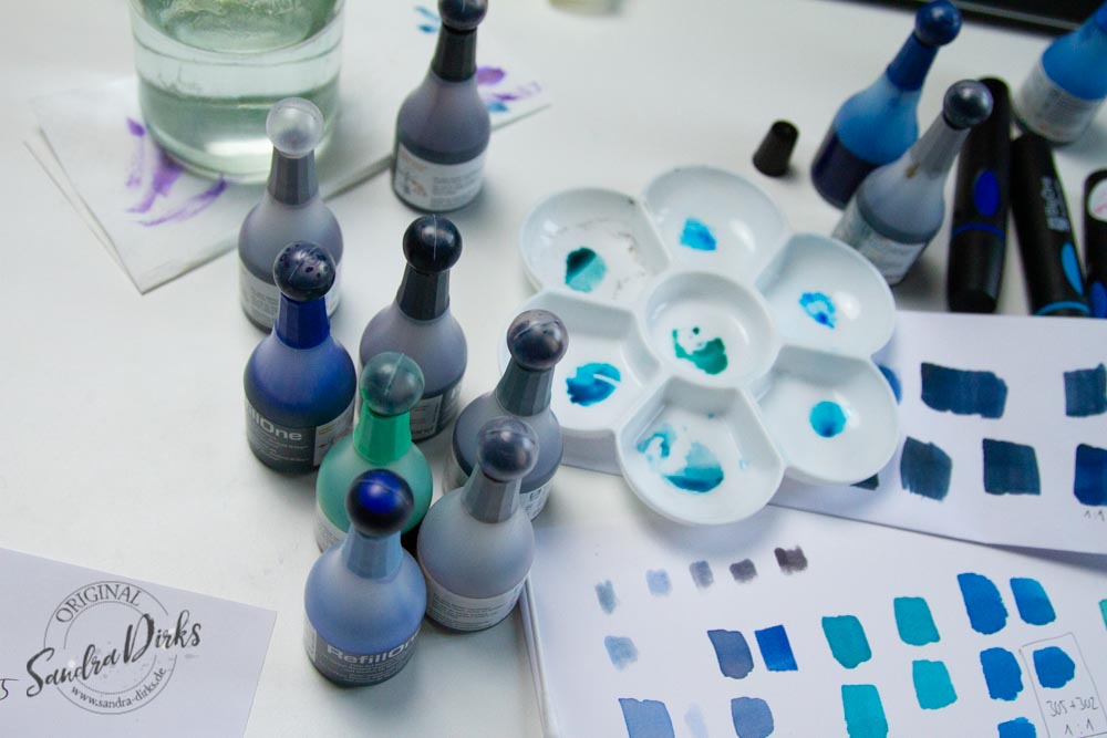 Sandra Dirks - Blautöne mixen mit wasserlöslicher Tinte zum Nachfüllen der Marker - Farbproben