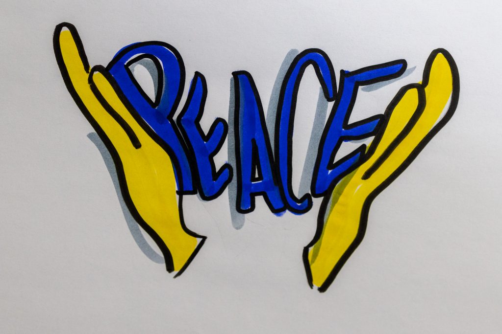 Sandra Dirks - Flipchart gestalten - Flipchart Friday - Friedensmotive Peace in den Händen